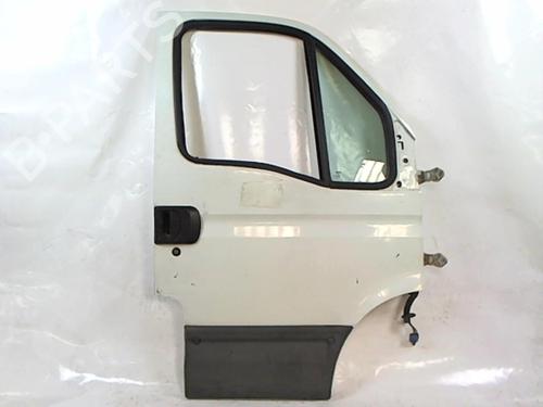 Used Right front door IVECO DAILY III Van 35 C 12 V, 35 S 12 V (AGKA43A2, AGKB43A2, AGKB46A2,... (116 hp) 20431307