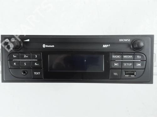 Used Radio RENAULT TRAFIC III Van (FG_) 1.6 dCi 115 (FGMD) (116 hp) 32273717