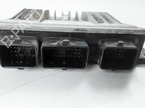 Used Engine control unit (ECU) Engine control unit (ECU) RENAULT MEGANE II (BM0/1_, CM0/1_) 1.5 dCi (BM02, BM13, BM2A, CM02, CM13) (101 hp) 31355395 31355395