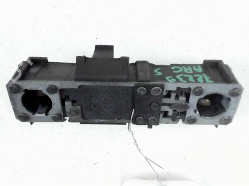 Used Lamp holder Lamp holder RENAULT SAFRANE II (B54_) 2.2 dT (B54G) (113 hp) 39733645 39733645