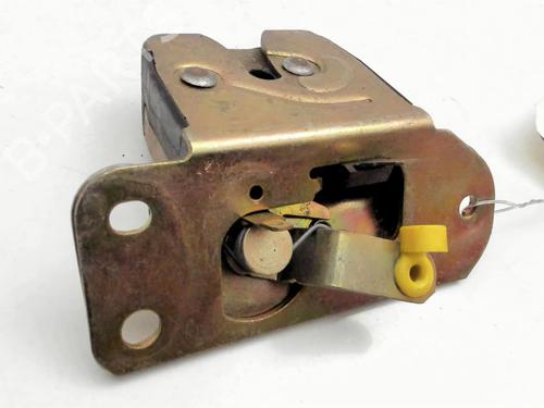 Tailgate lock VOLVO V40 Estate (645) 1.8 i | BP23841074C101 