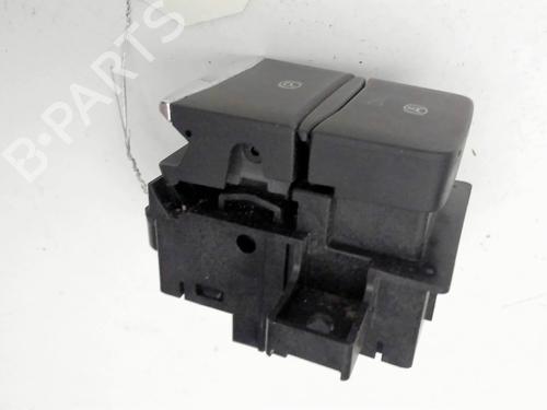 switch-ford-focus-iii-saloon-2010-2011-2012-2013-2014-2015-2016-2017-2018-2019-2020-36337783 main image