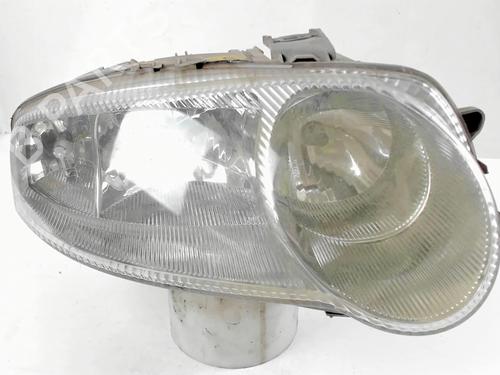 Used Right headlight Right headlight ALFA ROMEO 147 (937_) 1.9 JTD (937.AXD1A, 937.BXD1A, 937.AXV1A, 937.BXB1A,... (115 hp) 20455463 20455463