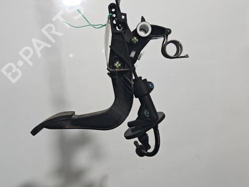 Used Clutch pedal Clutch pedal FIAT 500L (351_, 352_) 1.3 D Multijet (199LXY1A, 199LXY11) (84 hp) 39904749 39904749