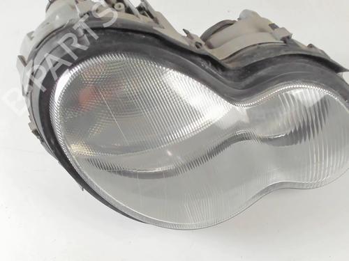 Used Right headlight Right headlight MERCEDES-BENZ C-CLASS (W203) C 220 CDI (203.006, 203.008) (143 hp) 20464143 20464143