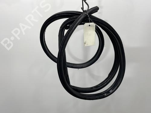 Used Rubber door seal BMW 1 (E87) 118 i (143 hp) 26133720