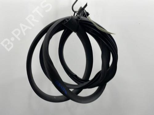 Used Rubber door seal RENAULT TWINGO III (BCM_, BCA_) 1.0 SCe 65 (BCMJ) (65 hp) 20394946