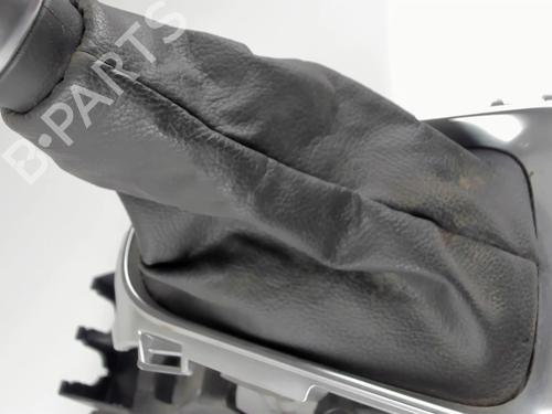 Used Gear lever Gear lever DS DS 3 (SA_) 1.2 THP 110 / PureTech 110 (SAHNPS, SAHNZ6, SAHNZT) (110 hp) 20390781 20390781