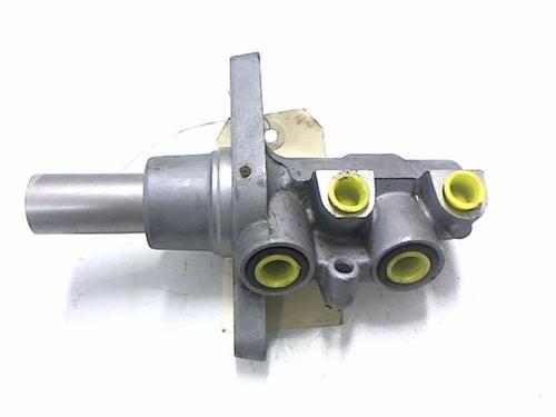 Brake master cylinder PEUGEOT 5008 (0U_, 0E_) 1.6 HDi | BP20452242M77 