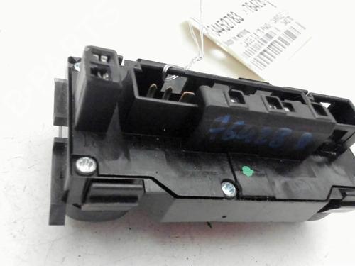 Used Warning switch Warning switch MERCEDES-BENZ SLK (R170) 230 Kompressor (170.447) (193 hp) 40461639 40461639