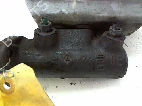 Brake master cylinder RENAULT ESPACE III (JE0_) 2.0 (JE0A) | BP25264165M77 