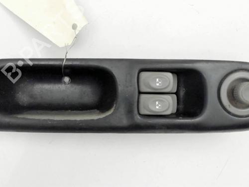 Used Left front window switch RENAULT TWINGO I (C06_) 1.2 16V (C060) (60 hp) 30363814