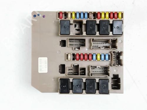 Sikringsdåse RENAULT CLIO III (BR0/1, CR0/1) 1.5 dCi (BR17, CR17) (86 hp) 31053282