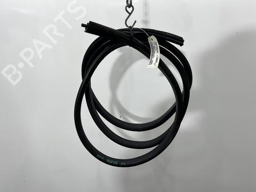 Used Rubber door seal DACIA DOKKER MPV (KE_) 1.2 TCe (KEM0, KEAY) (115 hp) 32183030