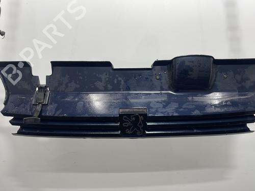 Used Grille PEUGEOT 405 I (15B) 1.9 Diesel (69 hp) 31328013