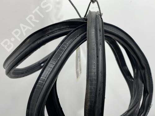 Rubber door seal VW GOLF V (1K1) 2.0 SDI | BP29749582C142 
