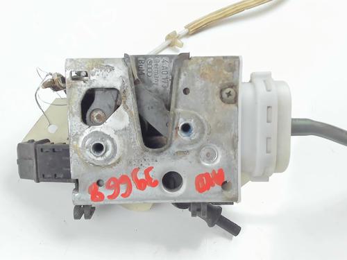 front-right-lock-audi-100-c4-saloon-4a2-1990-1991-1992-1993-1994-1995-1996-33446004 main image