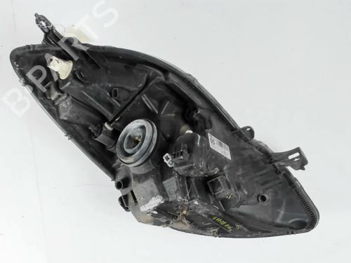 Left headlight TOYOTA YARIS (_P9_) 1.0 VVT-i (KSP90_, KSP90R) | BP29976539C28