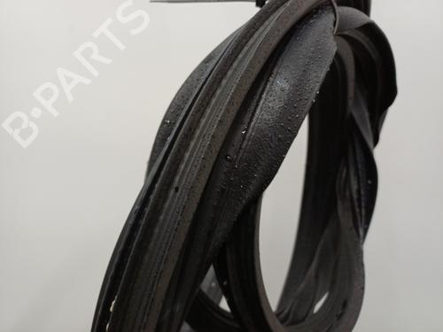 Used Rubber door seal Rubber door seal MERCEDES-BENZ M-CLASS (W163) ML 270 CDI (163.113) (163 hp) 22104175 22104175