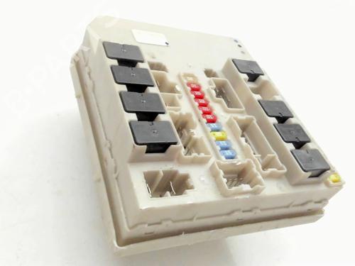 Used Fuse box Fuse box 38101398 38101398