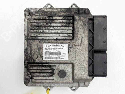 Used Engine control unit (ECU) Engine control unit (ECU) SUZUKI SWIFT III (MZ, EZ) 1.3 DDiS (RS413D) (69 hp) 40461702 40461702