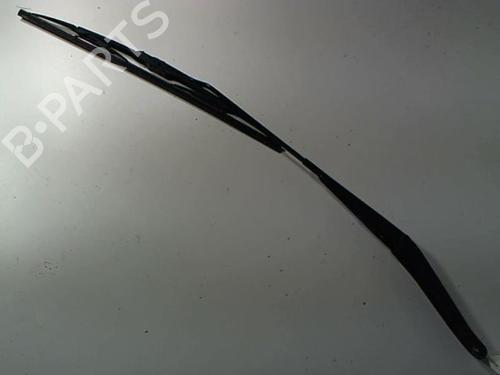 Used Front windshield wiper arm FIAT STILO (192_) 1.9 JTD (192_XE1A) (115 hp) 20412769