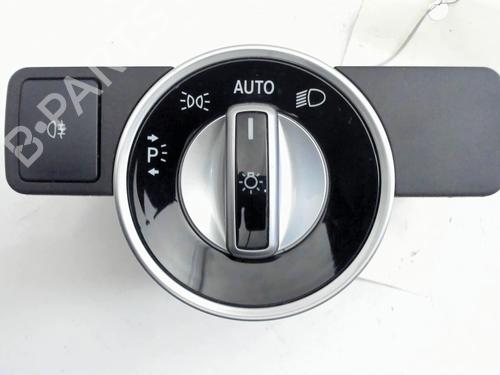 Used Headlight switch MERCEDES-BENZ CLA Coupe (C117) CLA 200 CDI / d (117.308) (136 hp) 30795250