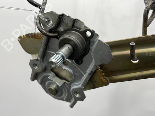 Used Rear left window mechanism Rear left window mechanism TOYOTA YARIS (_P1_) 1.3 (NCP10, SCP12_) (86 hp) 21009895 21009895