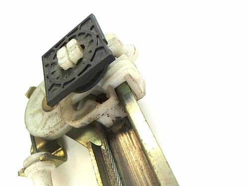 Used Front right window mechanism Front right window mechanism PEUGEOT 306 Hatchback (7A, 7C, N3, N5) 1.9 D (68 hp) 20413995 20413995