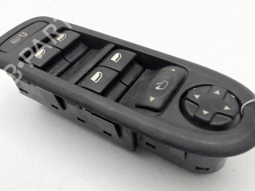 Used Left front window switch Left front window switch PEUGEOT 308 I (4A_, 4C_) 1.6 HDi (112 hp) 35892713 35892713