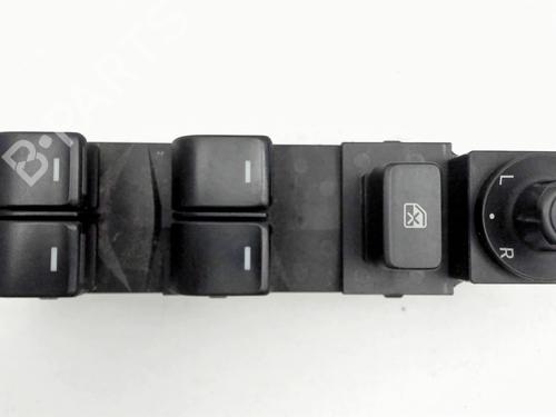 Used Left front window switch Left front window switch MAZDA CX-5 (KE, GH) 2.2 D AWD (KE2AW) (150 hp) 34635267 34635267
