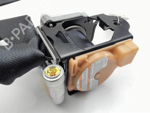 rear-right-seatbelt-renault-kadjar-ha_-hl_-2015-31871747 main image