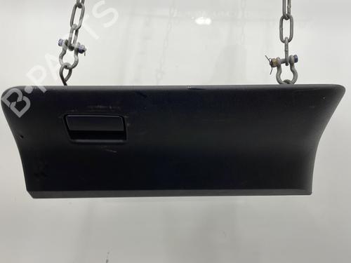 Used Glove box Glove box TOYOTA YARIS (_P13_) 1.5 Hybrid (NHP130_, NHP130) (101 hp) 22780850 22780850