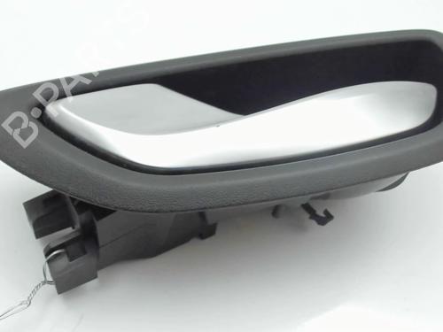 Venstre foran invendig håndtak RENAULT MEGANE IV Hatchback (B9A/M/N_) 1.5 dCi 90 (B9A1) (90 hp) 20463780