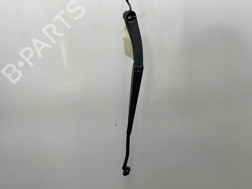 Used Front windshield wiper arm PEUGEOT RCZ 2.0 HDi (163 hp) 24986889
