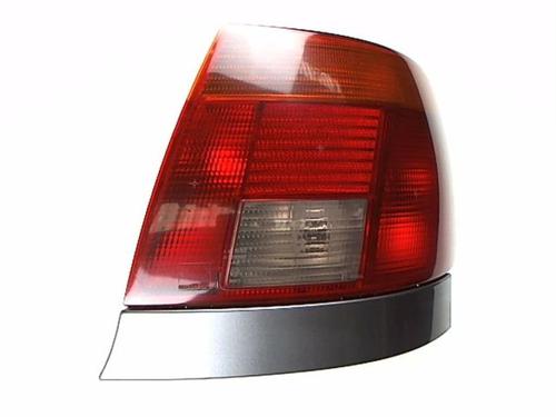 Høyre baklys AUDI A4 B5 (8D2) 1.9 TDI (90 hp) 20457682