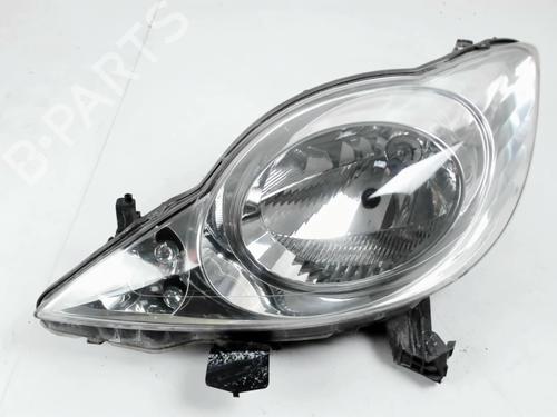 Venstre forlygte PEUGEOT 107 (PM_, PN_) 1.4 HDi (54 hp) 29976520