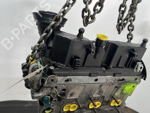 Used Cylinder head Cylinder head 32766485 32766485