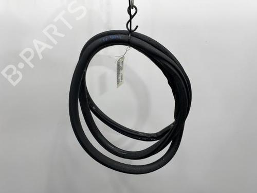 Used Rubber door seal PEUGEOT 308 II (LB_, LP_, LW_, LH_, L3_) 1.6 HDi (92 hp) 20389399