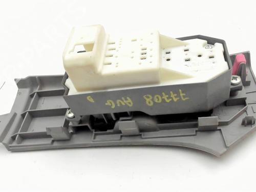 Left front window switch TOYOTA YARIS (_P9_) 1.0 VVT-i (KSP90_, KSP90R) | BP30547412I27 