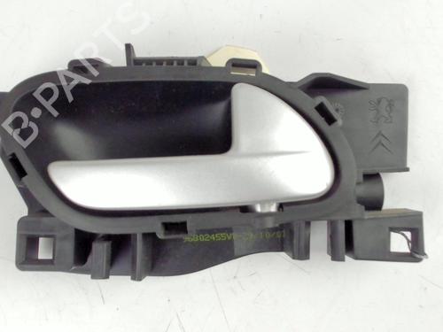 Used Front right interior door handle Front right interior door handle 20391263 20391263