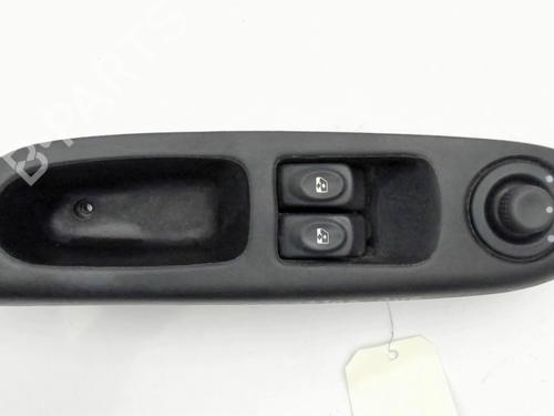 Used Left front window switch RENAULT CLIO II (BB_, CB_) 1.6 16V (BB01, BB0H, BB0T, BB14, BB1D, BB1R, BB2KL, BB3G... (107 hp) 28498657