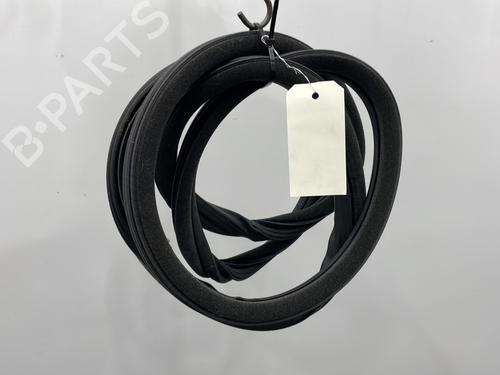 Used Rubber door seal CITROËN DS5 2.0 HDi 165 (163 hp) 23778817
