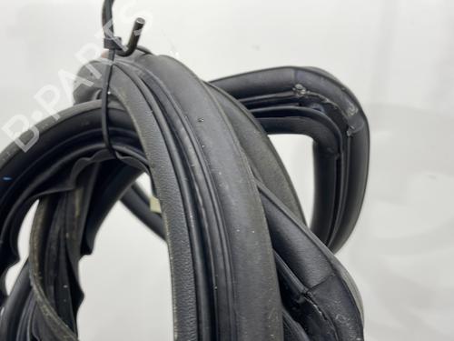 rubber-door-seal-volvo-v70-i-875-876-1995-1996-1997-1998-1999-2000-23779760 main image