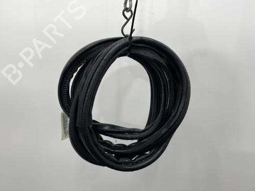 Used Rubber door seal PEUGEOT 308 II (LB_, LP_, LW_, LH_, L3_) 1.6 HDi (92 hp) 20389392