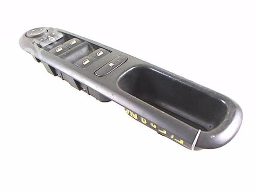 Used Left front window switch Left front window switch PEUGEOT 407 (6D_) 2.0 HDi 135 (6DRHRH, 6DRHRE, 6DRHRG, 6DRHRJ) (136 hp) 20454734 20454734