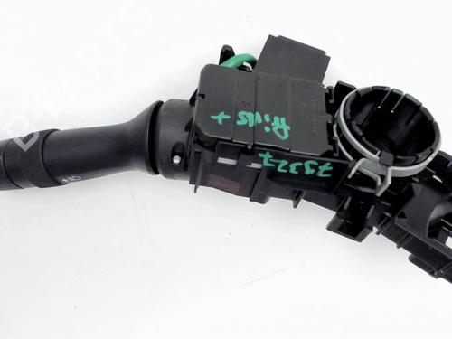 switch-toyota-prius-plus-_w4_-2011-32723139 main image