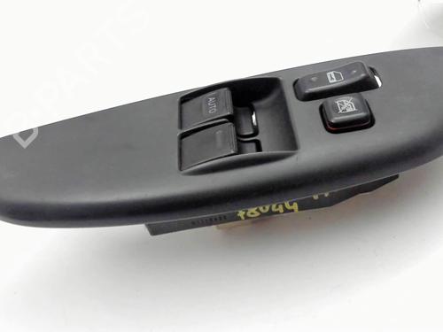 Left front window switch TOYOTA YARIS (_P1_) 1.3 (SCP12_, SCP13_, SCP12R, SCP13R) | BP29921517I27