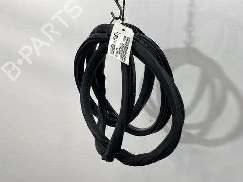 rubber-door-seal-vw-touareg-7p5-7p6-2010-2011-2012-2013-2014-2015-2016-2017-2018-32081884 main image