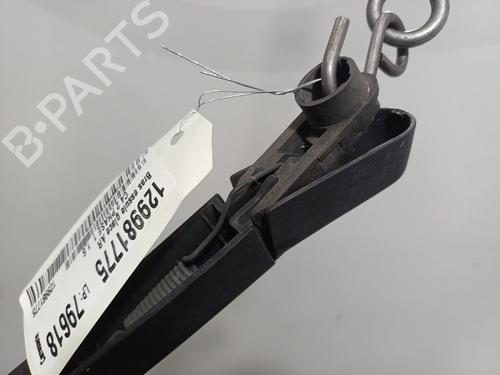 Used Rear windshield wiper arm Rear windshield wiper arm 37652673 37652673
